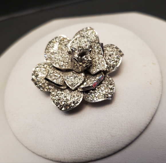Vintage Keyes Pavé Rhinestone Rose Brooch - Picture 4 of 9